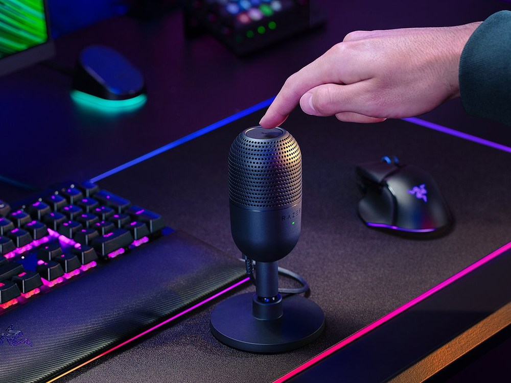 Razer Seiren V3 Mini Ultra-Compact USB Microphone with Tap-to-Mute - Black (FRML Packaging)