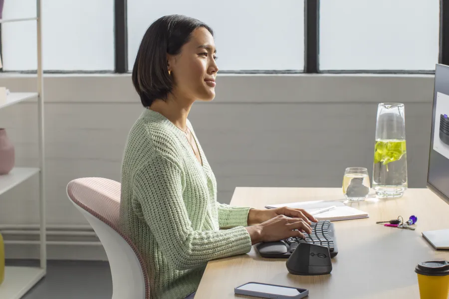 Logitech Wave Keys Wireless Ergonomic Keyboard - Graphite product details