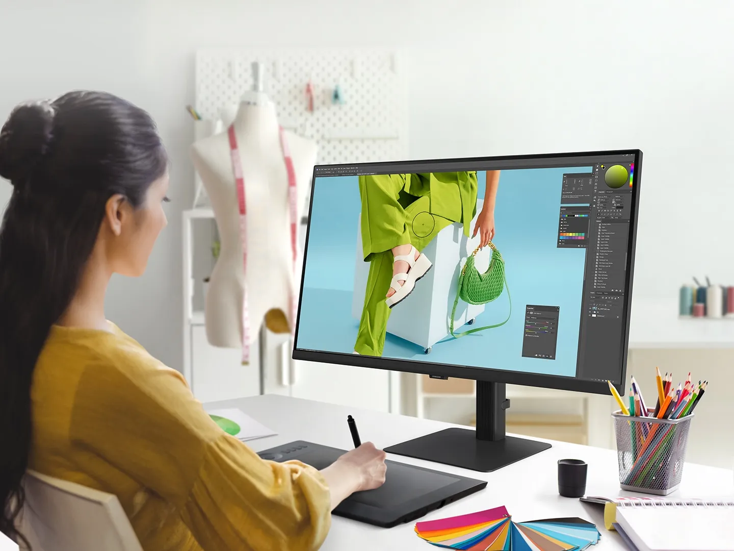 Samsung ViewFinity S70D 32” UHD VA 60Hz HDR10 Monitor product details