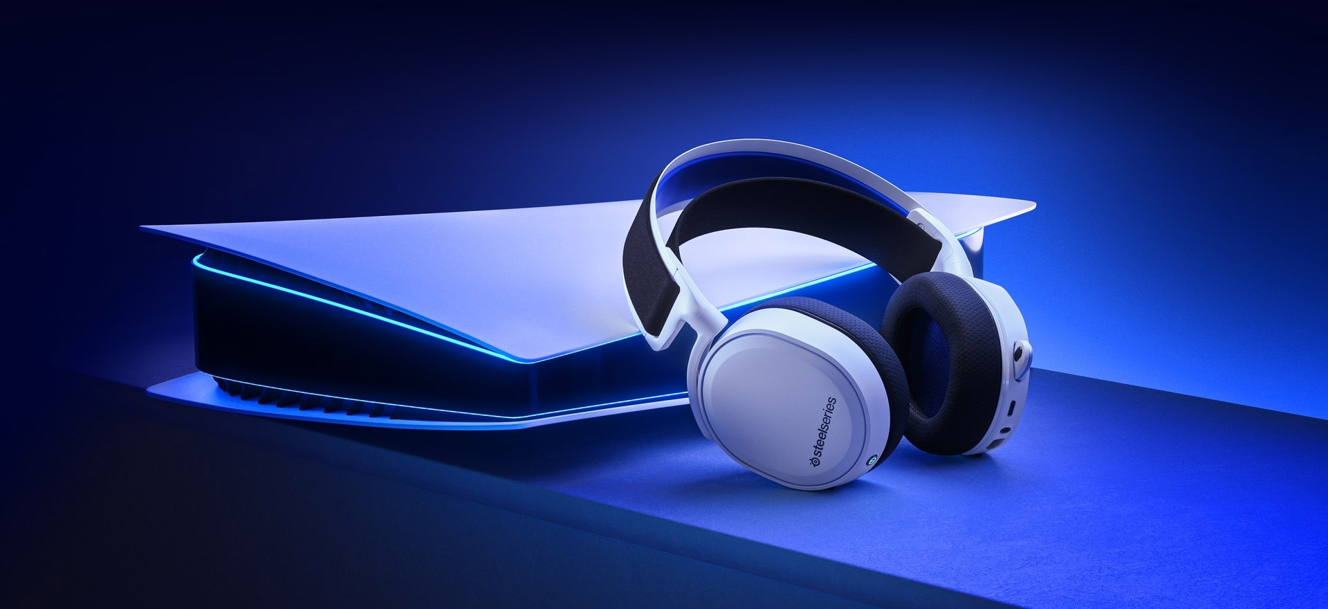 SteelSeries Arctis 7P+ Wireless - Multi-Platform USB-C Gaming Headset for PlayStation - White product details