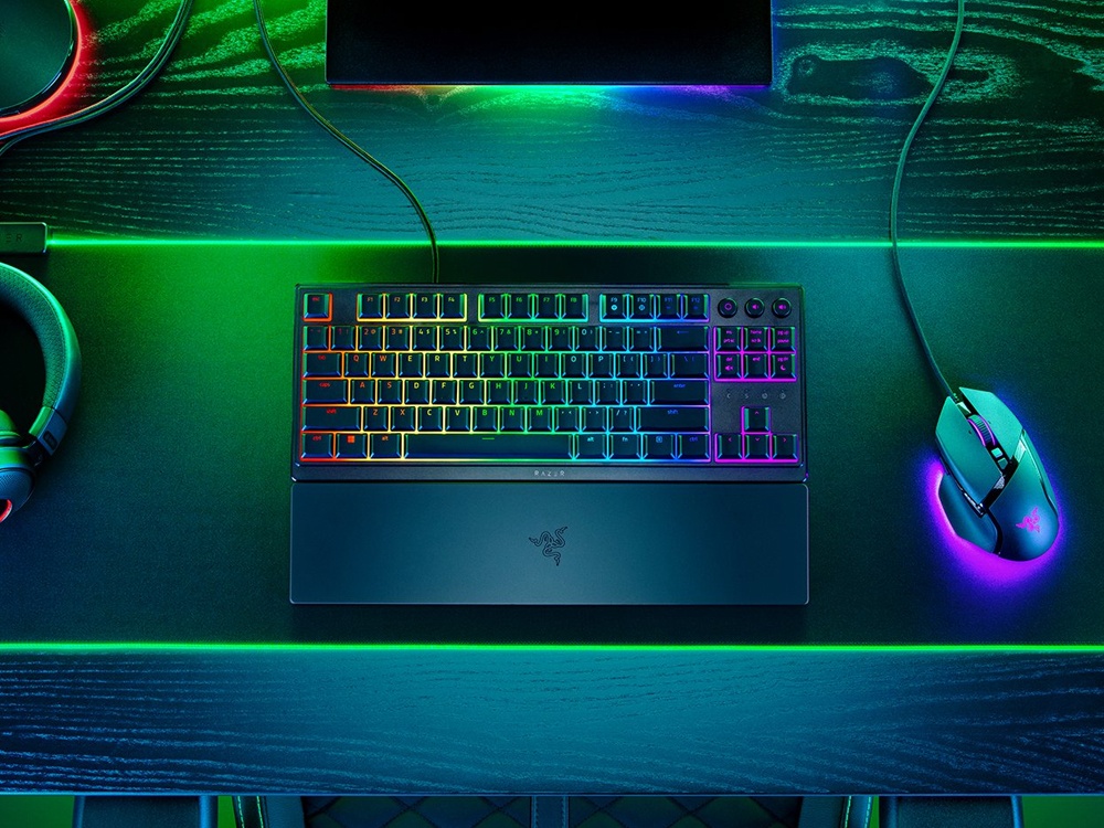 Razer Ornata V3 Tenkeyless Low-profile RGB Tenkeyless Mecha-membrane Keyboard
